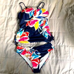 Super cute Lucky Bop women’s XL tankini